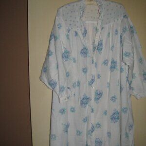 WOMENS 100% COTTON - FULL LENGTH - BUTTONS UP - SIZE M
